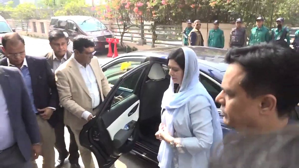 দেশে ফিরেই খালেদা জিয়াকে দেখতে গেলেন ডা. জুবাইদা রহমান