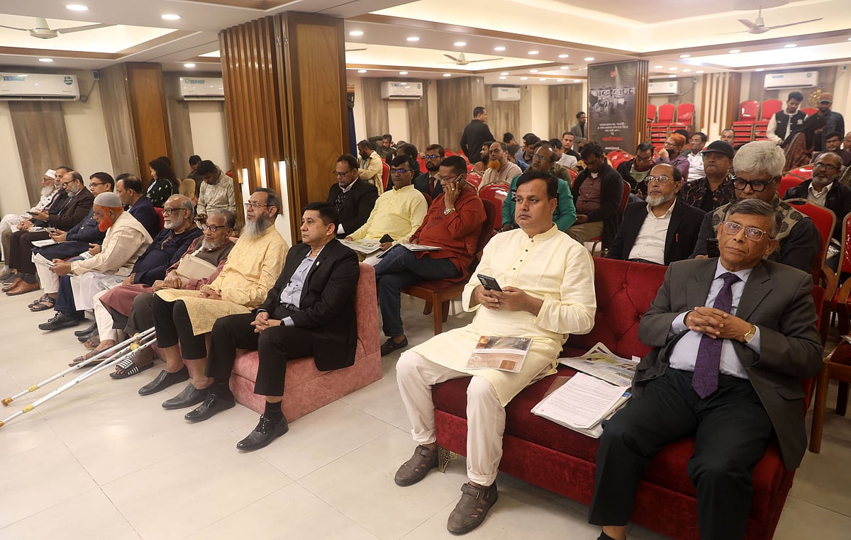 প্রথম আলো সব সময় সত্যের সন্ধান দেয়