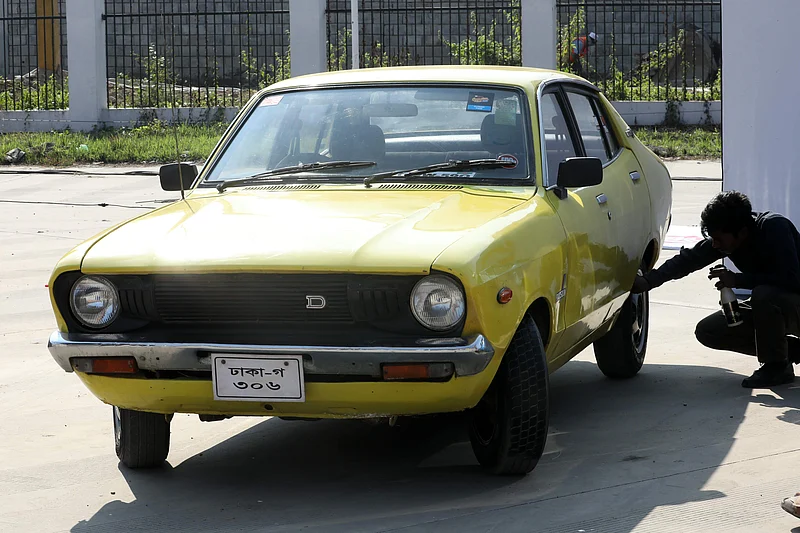 ১৯৭৪ সালের তৈরি নিশান ব্র্যান্ডের ডাটসন ১২০ ওয়াই মডেলের গাড়িটি নিয়ে আগ্রহ ছিল অনেকের। 