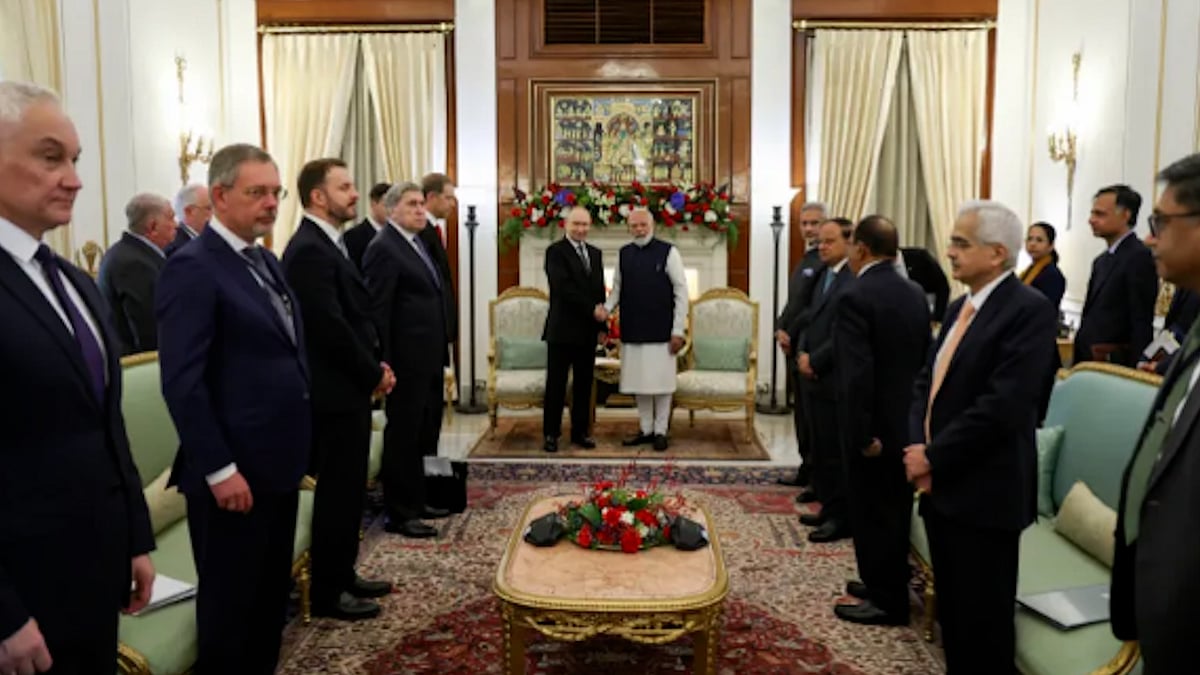 ট্রাম্পের আপত্তি সত্ত্বেও ভারতকে নিরবিচ্ছিন্ন জ্বালানি দিতে চায় রাশিয়া