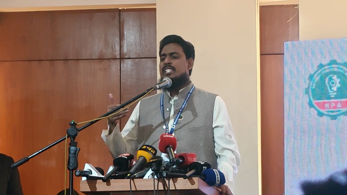 শেখ হাসিনার দেশে ফেরা তাঁর ব্যক্তিগত সিদ্ধান্ত হতে পারে না: আখতার