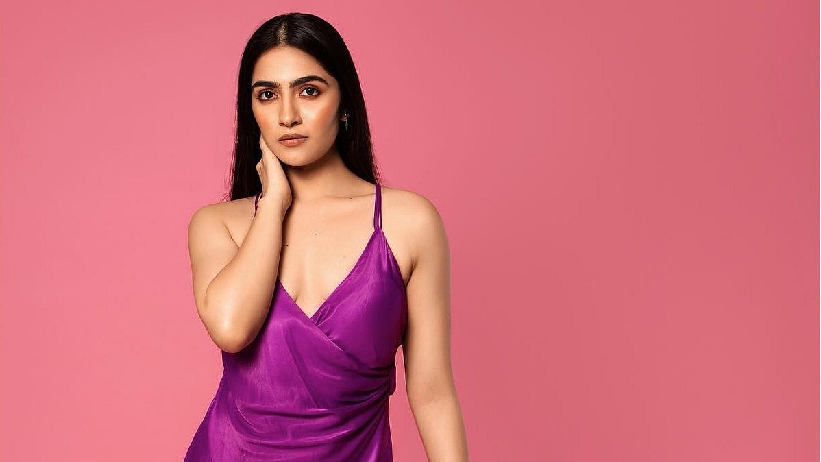 ৯০০ কোটি রুপি আয় করা ছবির নায়িকা, রুক্মিণীকে কতটা চেনেন