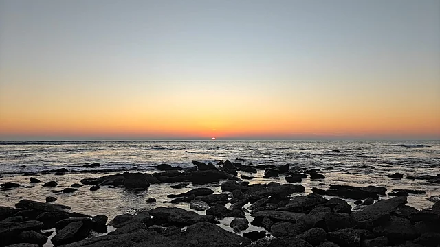 এটি হচ্ছে পশ্চিমের রকি বিচ