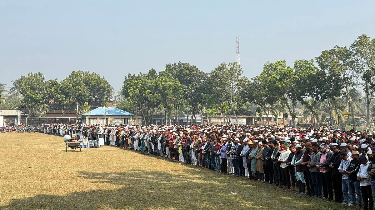 ‘বিচারবহির্ভূত হত্যা বন্ধ করুন’—কেশবপুরে যুবদল নেতার জানাজায় বিএনপি নেতারা
