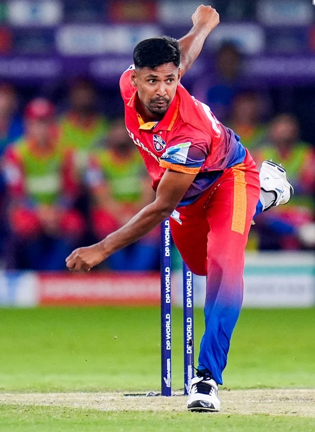 আইএল টি–টোয়েন্টিতে অভিষেকেই মোস্তাফিজ জাদু