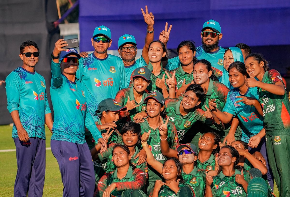 পাকিস্তানকে বড় ব্যবধানে হারিয়ে সিরিজে এগিয়ে গেল বাংলাদেশের মেয়েরা