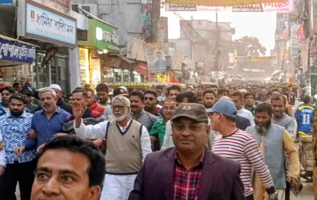 কিশোরগঞ্জে মনোনয়ন না পাওয়া ৫ নেতা ও দলীয় প্রার্থীর পাল্টাপাল্টি কর্মসূচি
