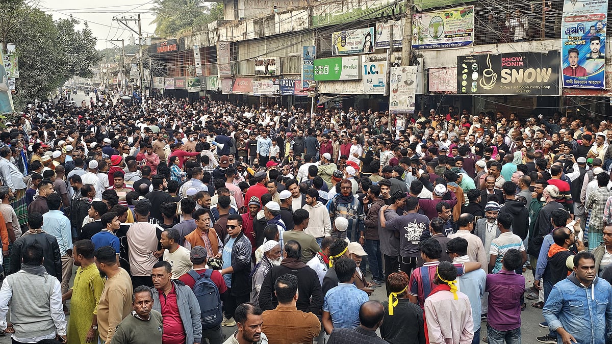 মুন্সিগঞ্জ ও পটুয়াখালীতে বিএনপির প্রার্থী পরিবর্তনের দাবিতে বিক্ষোভ, মশালমিছিল