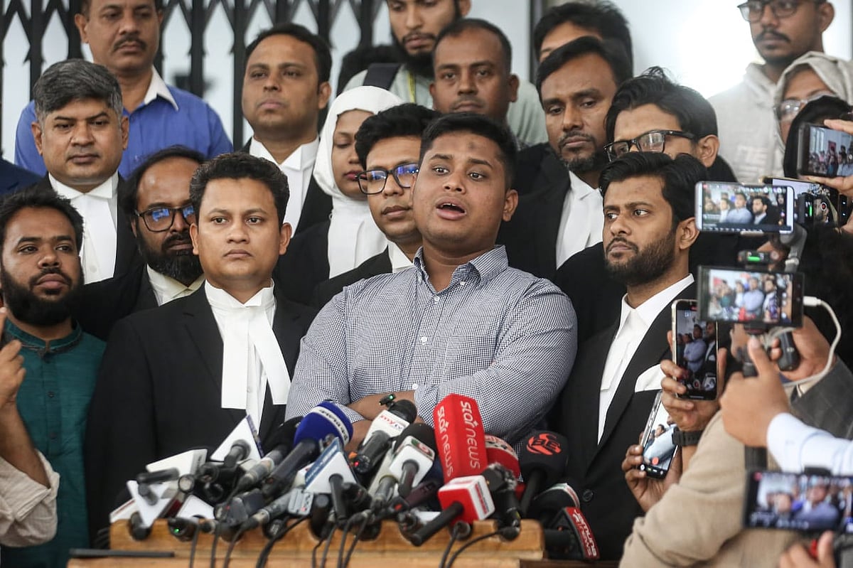 জুলাইয়ে মামার বাসা থেকে তুলে নিয়ে গেছিল ডিজিএফআই: জবানবন্দিতে হাসনাত আবদুল্লাহ