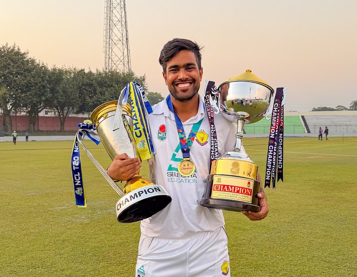 কোন মন্ত্রে সফল অধিনায়ক আকবর