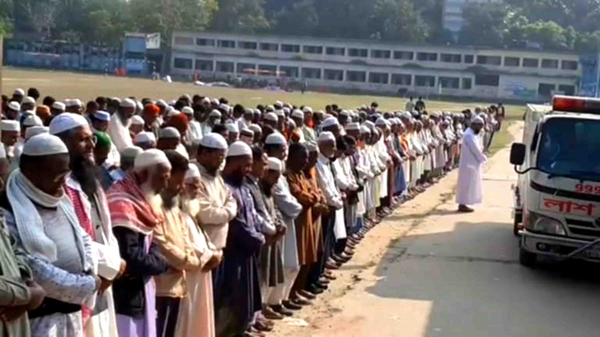 মোহাম্মদপুরে হত্যাকাণ্ডের শিকার মা-মেয়েকে নাটোরে দাফন