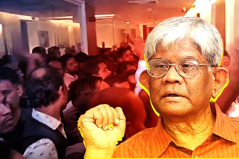 অর্থ উপদেষ্টা সালেহউদ্দিন আহমেদ নিজ কার্যালয়ে অবরুদ্ধ