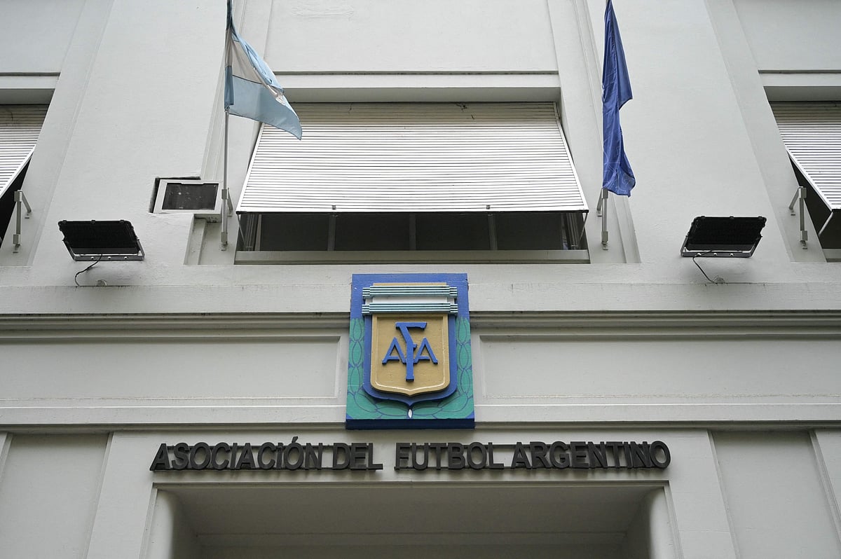 অর্থ পাচার অভিযোগের তদন্তে আর্জেন্টিনা ফুটবলের সদর দপ্তরে পুলিশের অভিযান