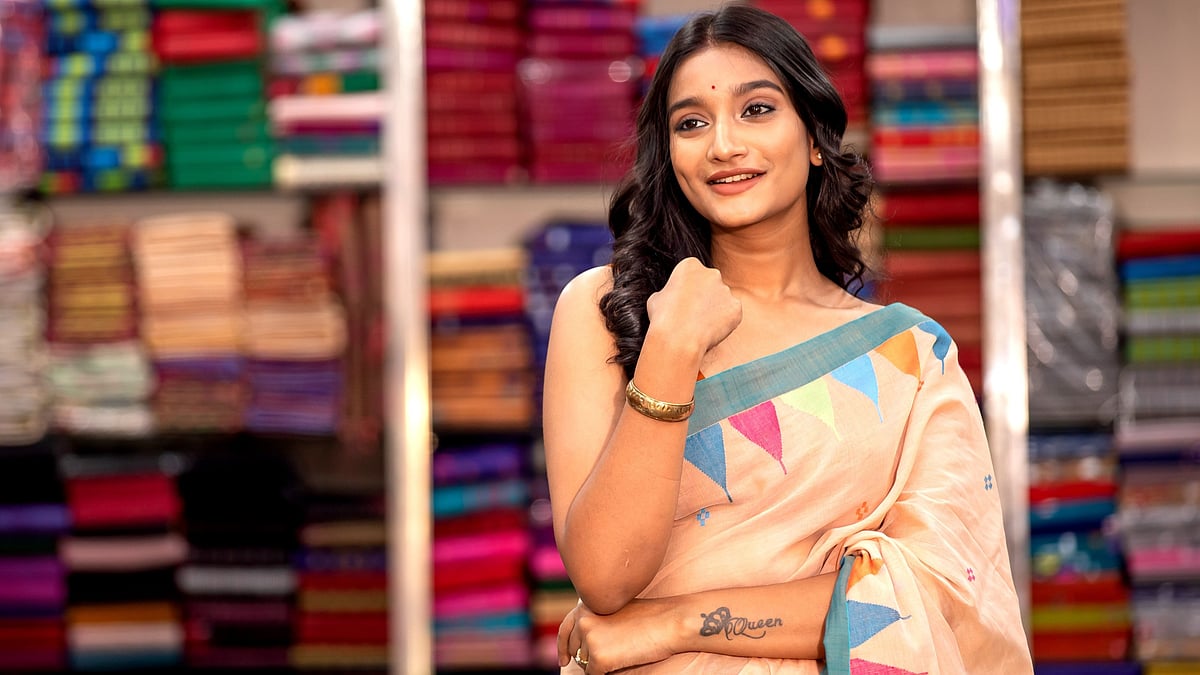 ইউনেসকোর স্বীকৃতি পাওয়া টাঙ্গাইল শাড়ির তাঁতিপাড়া ঘুরে আসুন ছবিতে