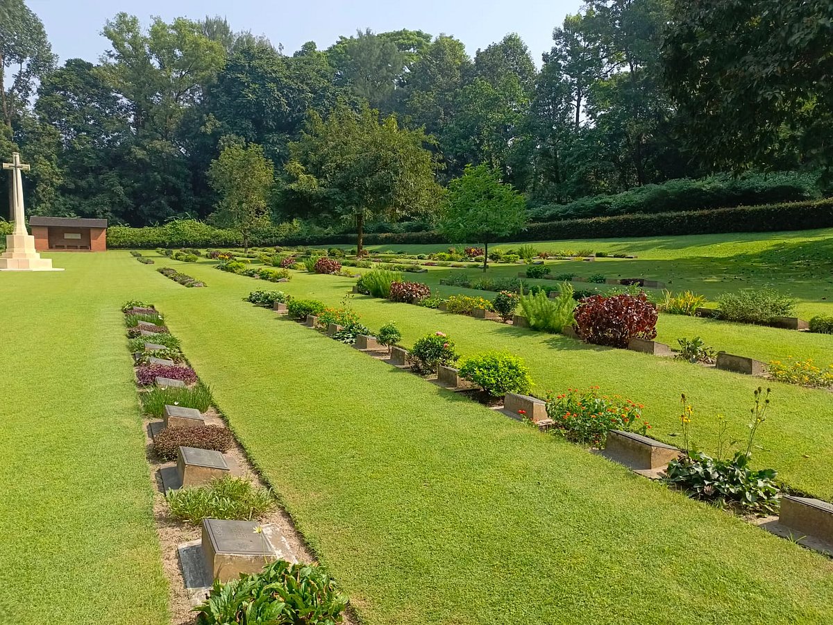 আট দশক পর দেশের মাটিতে ফিরে যাওয়া