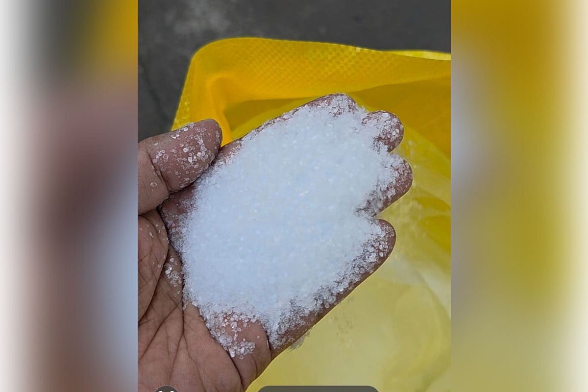 নিষিদ্ধ ঘন চিনি আমদানি, চলে ‘গোপনে’ বিক্রি