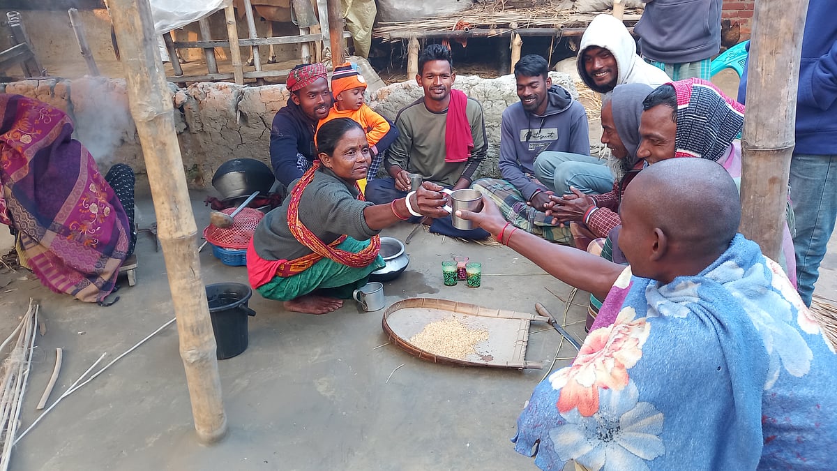 লবণ চা দিয়ে দিন শুরু করেন তাঁরা