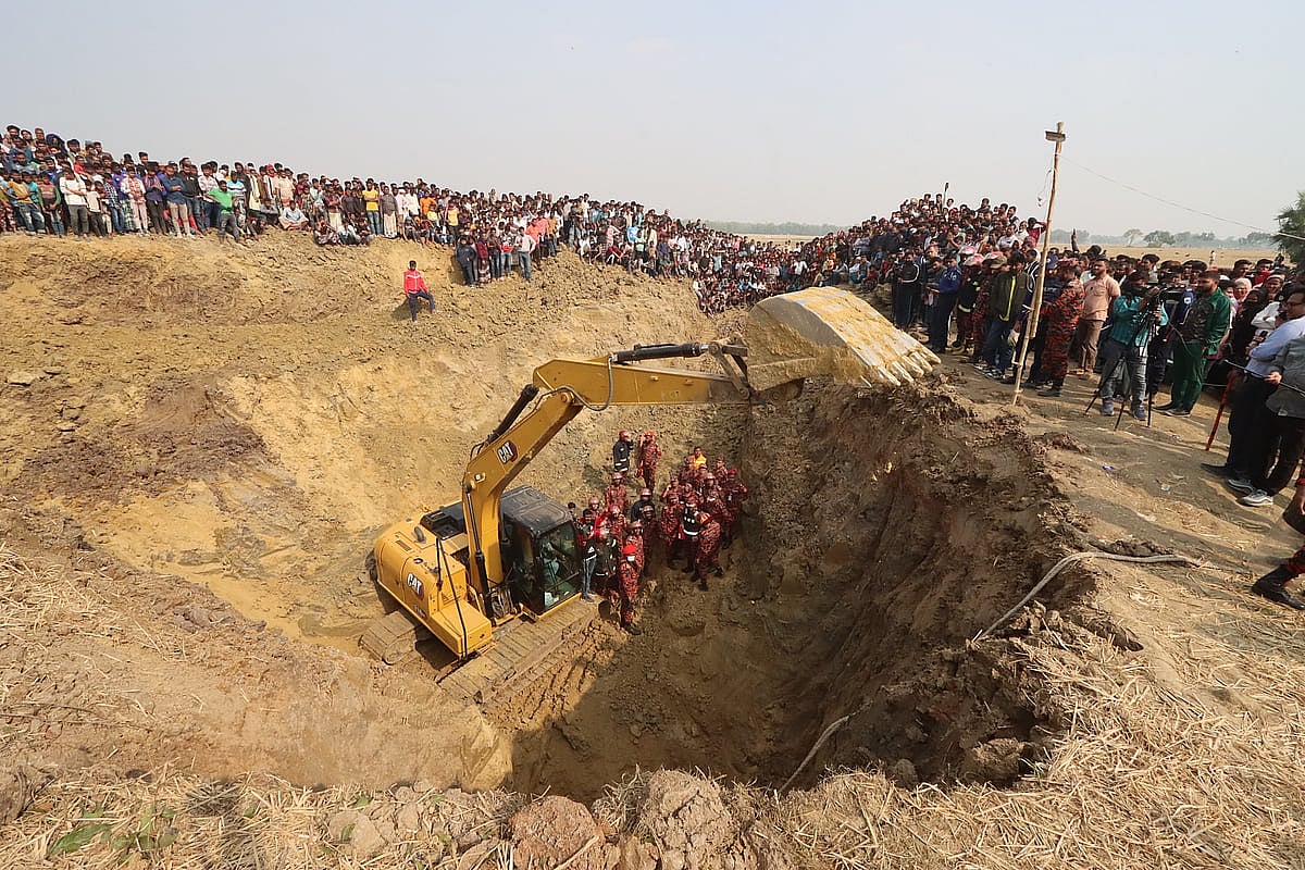 মামলা করবেন না শিশু সাজিদের বাবা, গর্ত খোঁড়া ব্যক্তি আত্মগোপনে