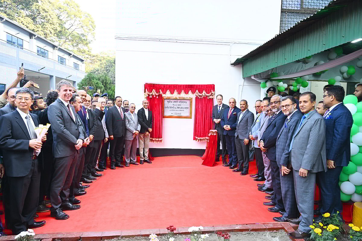 সুপ্রিম কোর্ট সচিবালয়ের কার্যক্রমের স্থায়িত্ব বজায় রাখতে বড় পদক্ষেপ নিতে হবে