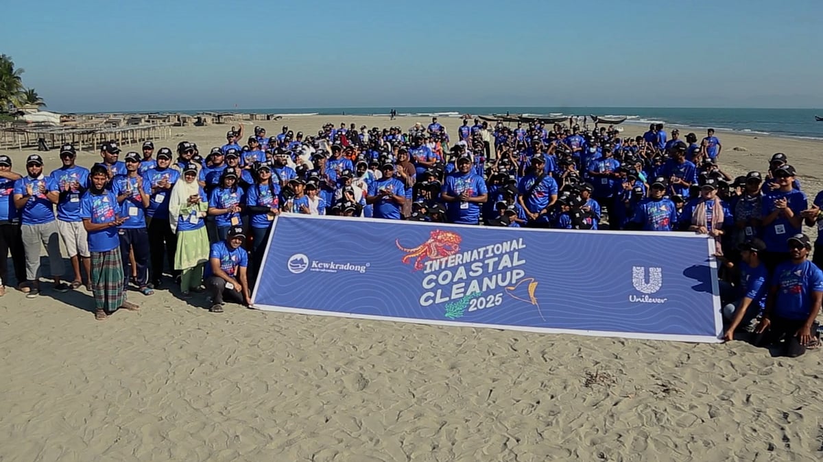 সেন্ট মার্টিন থেকে এক দিনে সরানো হলো ১৮৫০ কেজি বর্জ্য