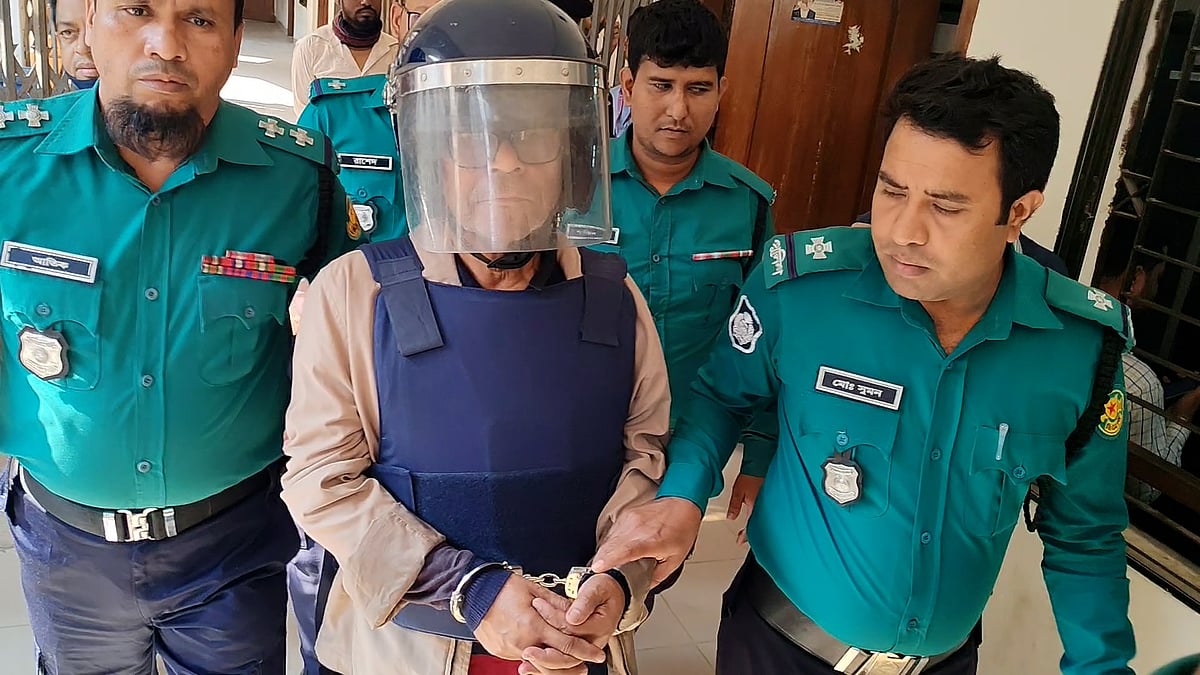 সরকার উৎখাতে ষড়যন্ত্রের মামলায় সাংবাদিক শওকত মাহমুদের ৫ দিনের রিমান্ড