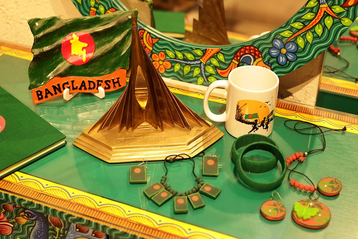 জেনে নিন কোথায় পাওয়া যাবে বিজয়ের স্মারক