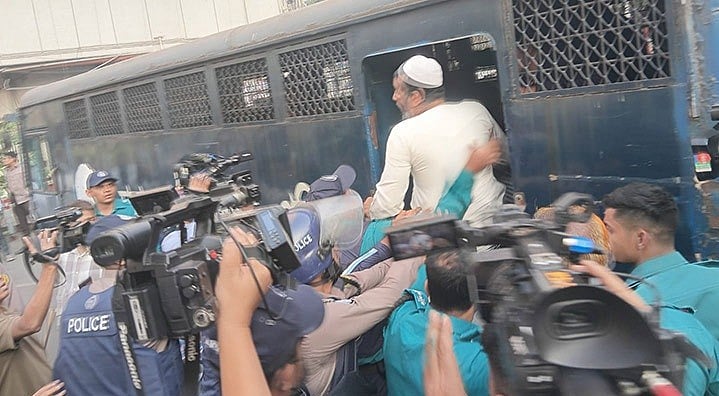 ভাতার প্রজ্ঞাপন হয়নি, সচিবালয় থেকে ৫ কর্মচারী আটক