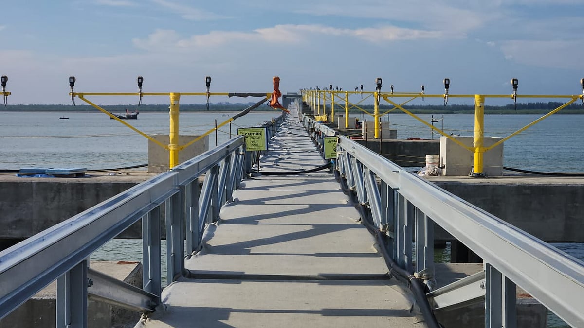 কক্সবাজার বিমানবন্দরের নির্মাণাধীন লাইটিং জেটি উচ্ছেদের সুপারিশ বিআইডব্লিউটিএর