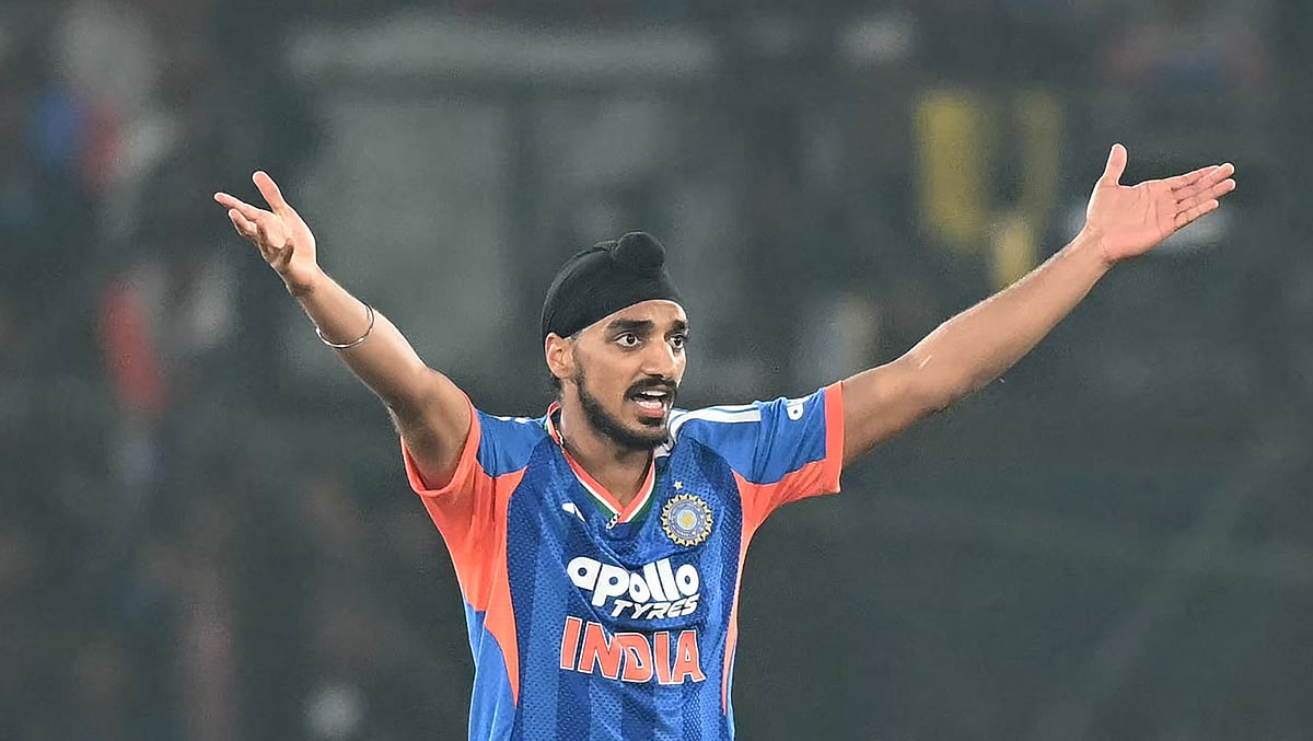 ওয়াইড দিতে দিতে রেকর্ডে ভাগ অর্শদীপের, চার ছক্কায় বুমরাও দেখলেন নতুন কিছু