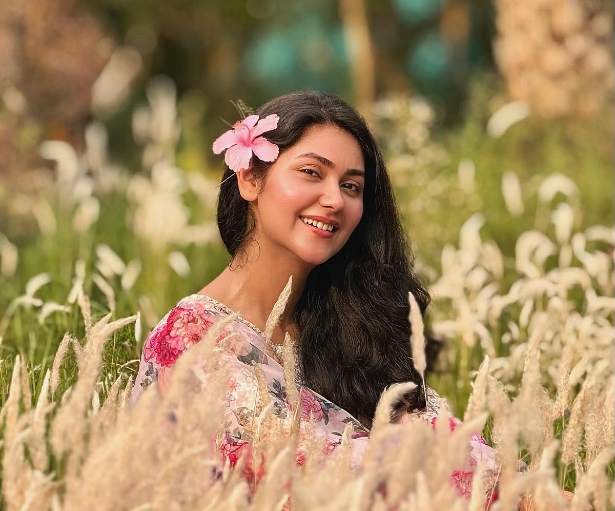 ‘এক জীবনে এত প্রেম’ গানের মডেল শায়না কোথায়?