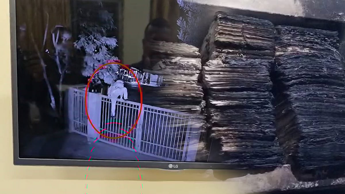 লক্ষ্মীপুর জেলা নির্বাচন কার্যালয়ে অগ্নিসংযোগ