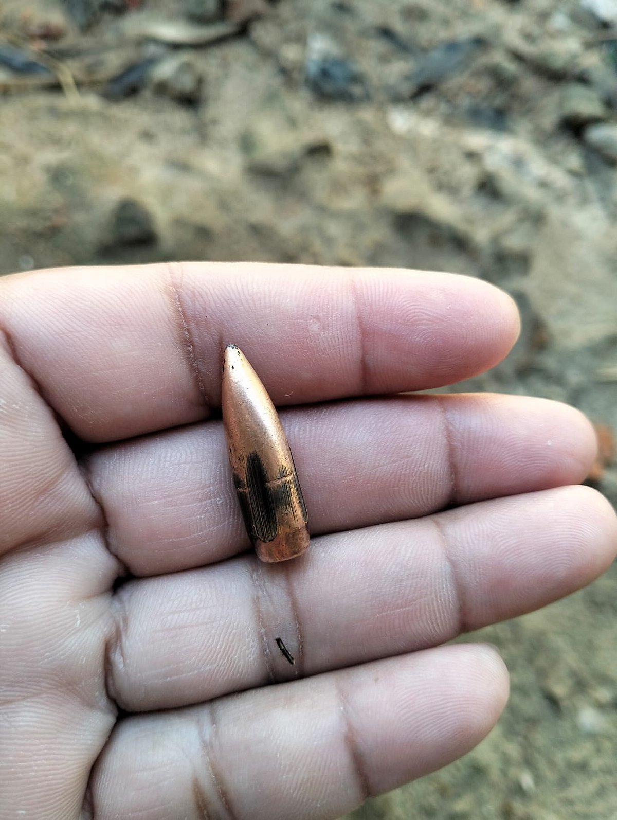 রাখাইনে গোলাগুলি-বিস্ফোরণ, গুলি এসে পড়েছে এপারের ঘরবাড়িতে