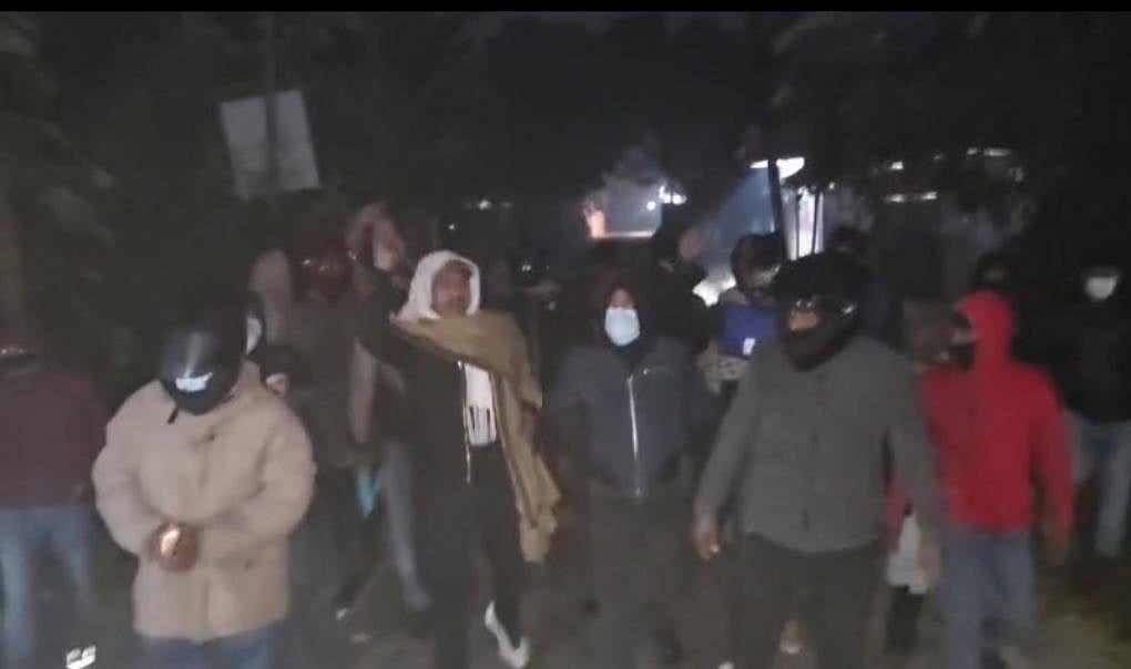 তফসিল বাতিলের দাবিতে মাদারীপুরে কার্যক্রম নিষিদ্ধ আওয়ামী লীগের বিক্ষোভ