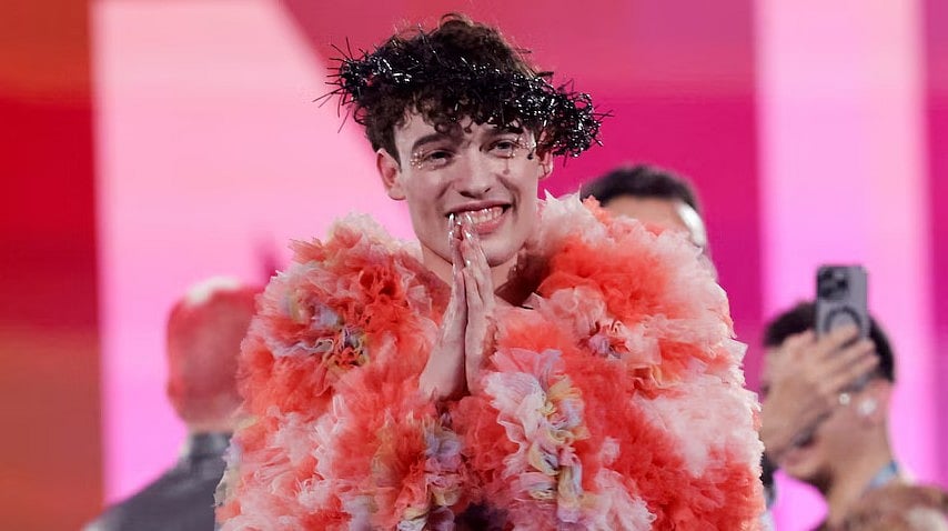 ইসরায়েলের অংশগ্রহণের প্রতিবাদে ইউরোভিশনের ট্রফি ফেরত দিচ্ছেন সুইস সংগীতশিল্পী নেমো