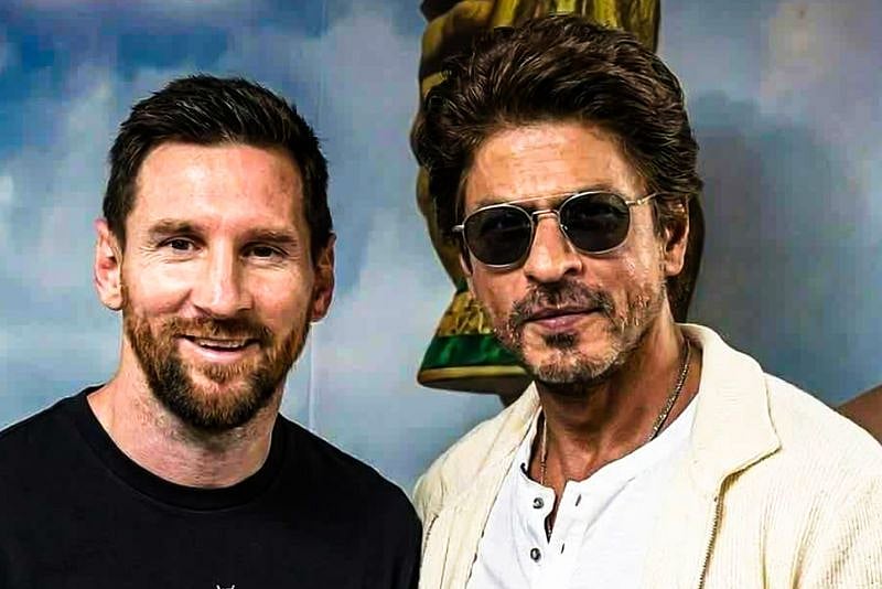 একই ফ্রেমে বলিউডের বাদশাহ শাহরুখ খান ও ফুটবলের জাদুকর মেসি