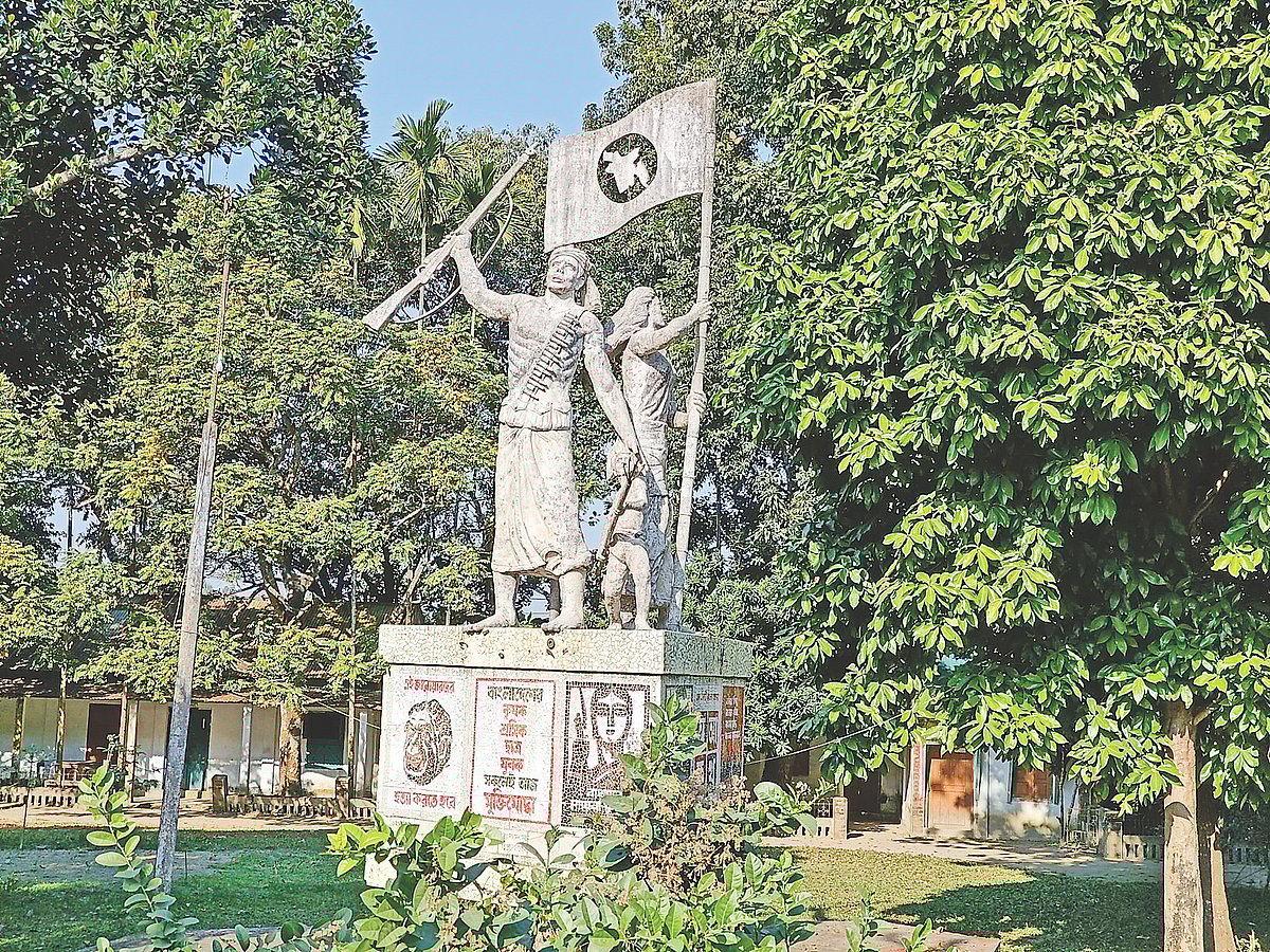 একযোগে আক্রমণের মুখে পালাল পাকিস্তানি সেনারা