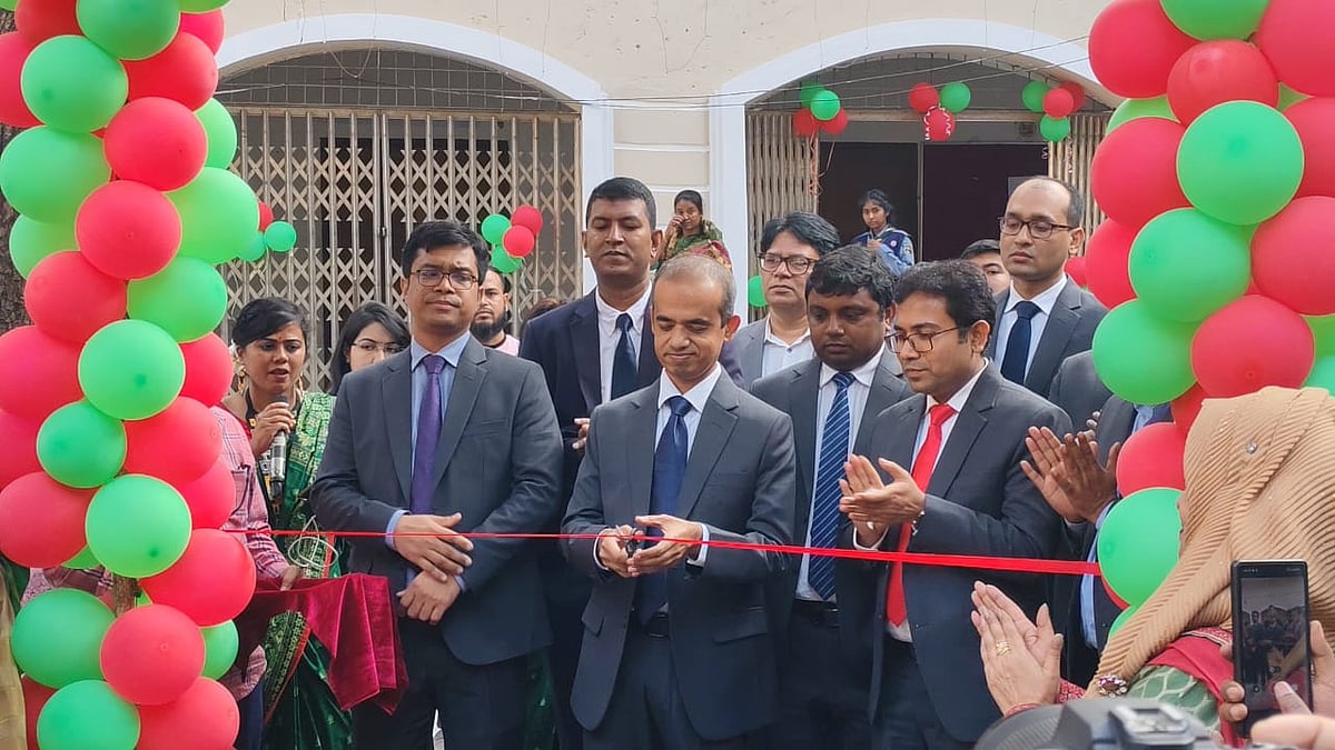 ঢাকা জেলা প্রশাসনের কার্যালয় প্রাঙ্গণে বিজয় মেলা শুরু