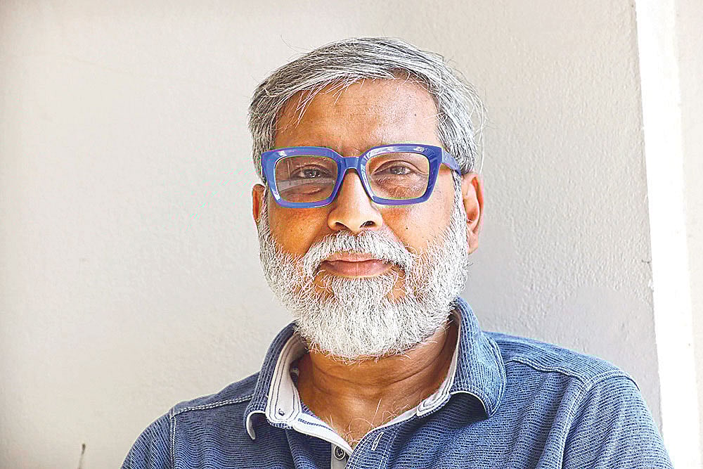 যখন সবচেয়ে ঐক্যবদ্ধ থাকার কথা, তখন আমরা বিভক্ত