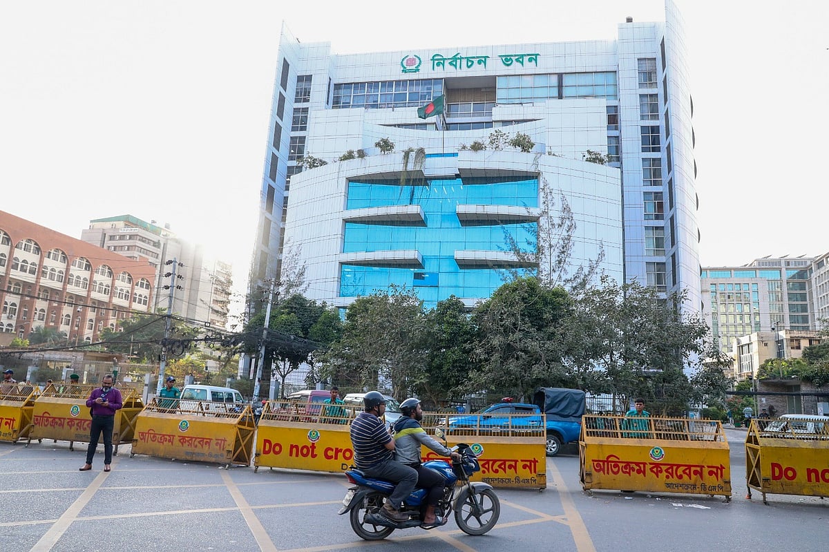 রাজধানীর প্রবেশপথগুলোয় ১১টি ‘চেকপোস্ট’ বসিয়েছে পুলিশ