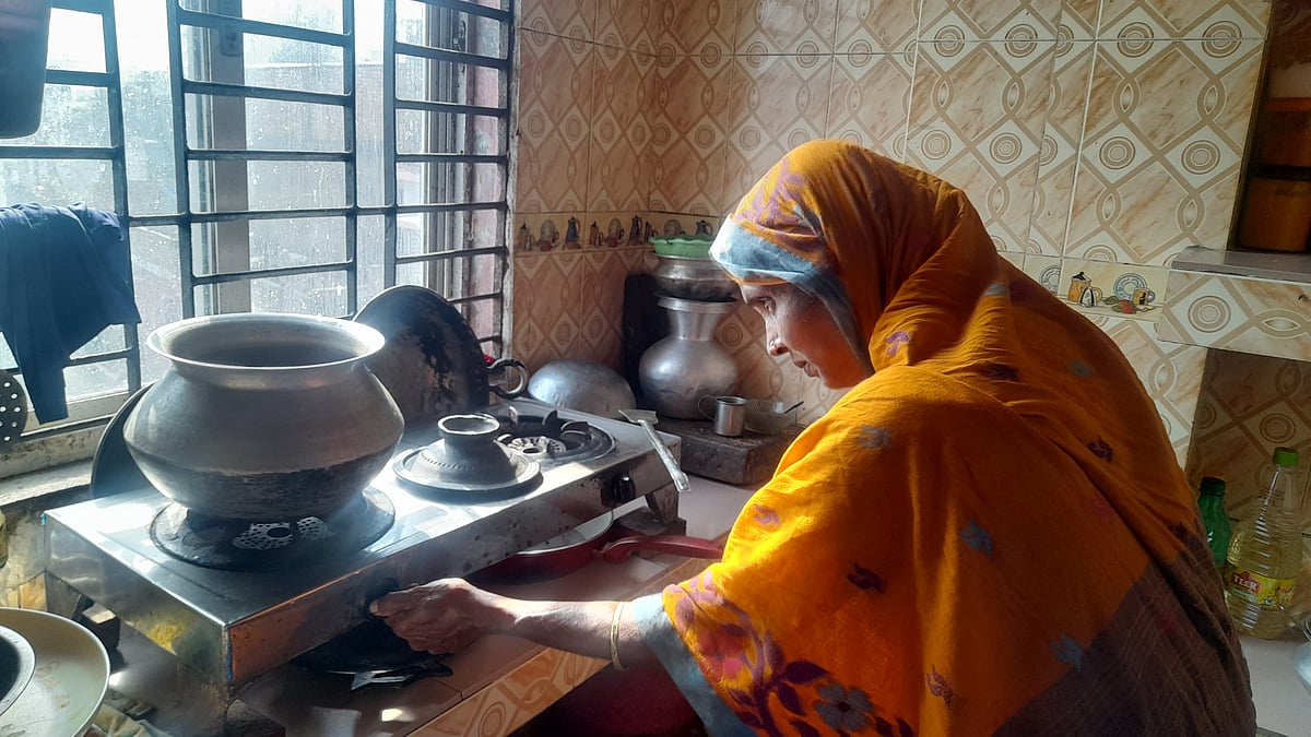 ব্রাহ্মণবাড়িয়াজুড়ে তীব্র গ্যাস–সংকট, দিন-রাত চুলা জ্বলে না