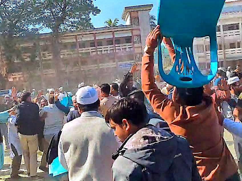 নির্বাচনী টক শোতে প্রার্থীকে প্রশ্ন করায় সমর্থকদের ক্ষোভ, পাল্টাপাল্টি ধাওয়া, ভাঙচুর