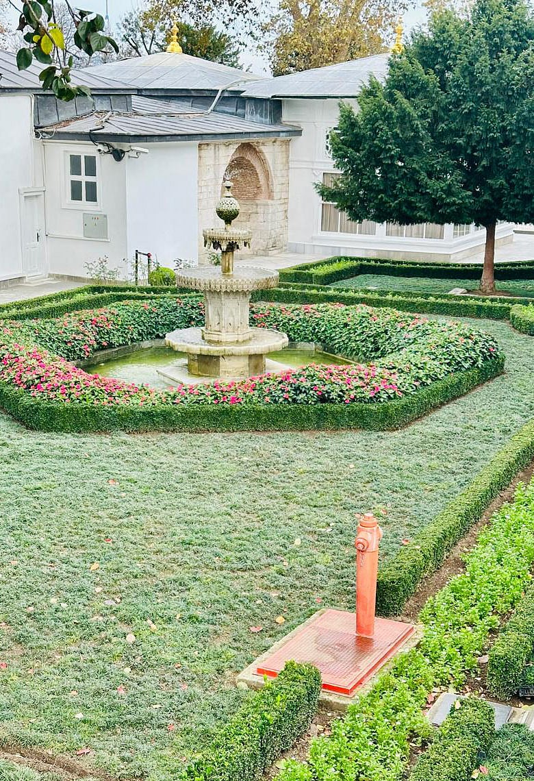 টপকাপি প্রাসাদ: পবিত্র নিদর্শনের ঘর, সুলতানি রাজকীয়তার ছায়া