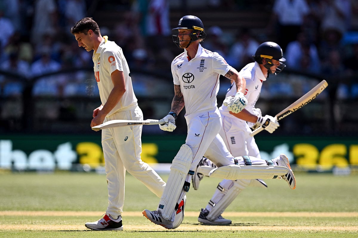 ১৫৮ রানে পিছিয়ে অ্যাশেজ হারের চাপে ইংল্যান্ড