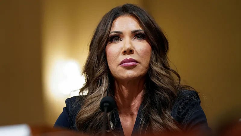 ব্রাউন বিশ্ববিদ্যালয়ে গুলির জেরে যুক্তরাষ্ট্রের গ্রিন কার্ড লটারি স্থগিত করলেন ট্রাম্প