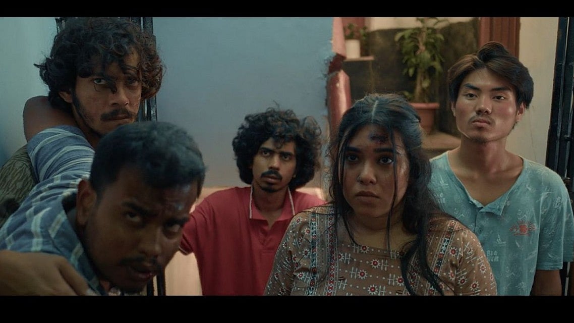 ‘এখানে রাজনৈতিক আলাপ জরুরি’ সিনেমার একটি দৃশ্য