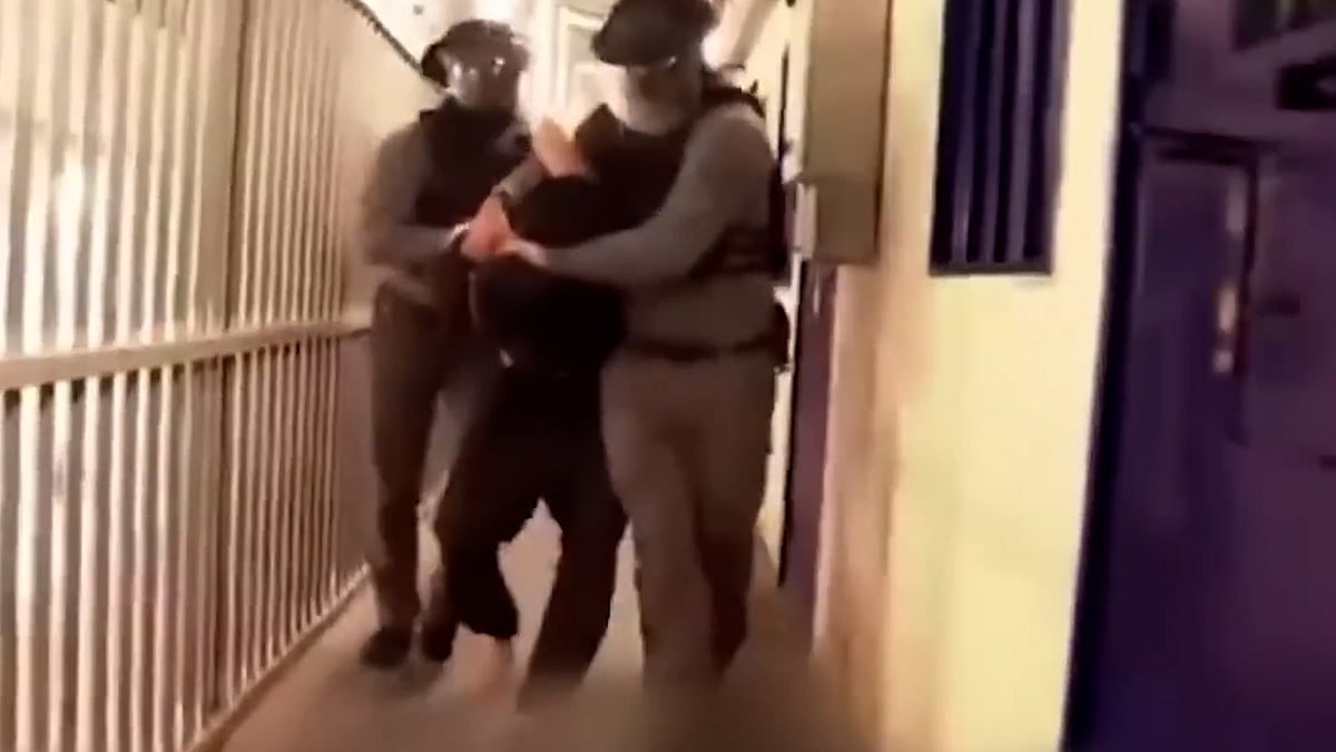 ইসরায়েলের কারাগারে ফিলিস্তিনি বন্দীদের ওপর ভয়াবহ নির্যাতন