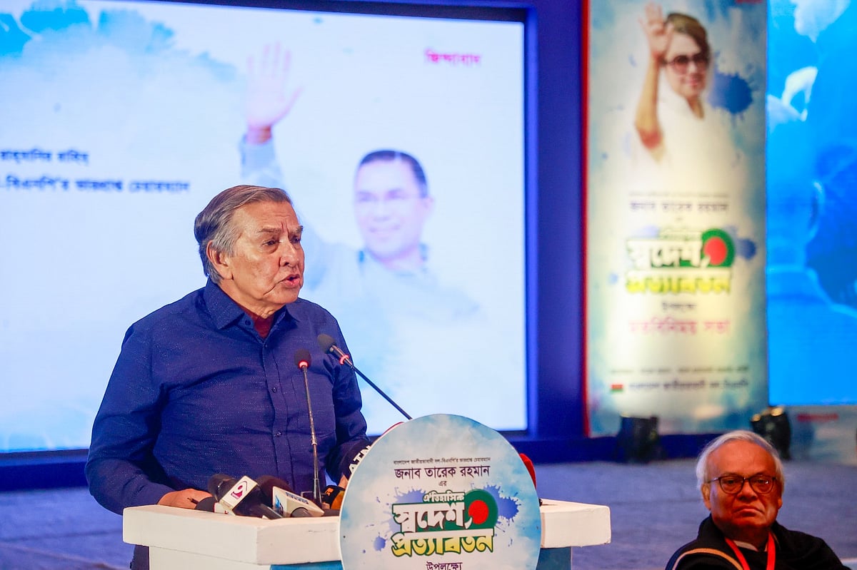 নতুন বাংলাদেশ গড়তে হলে নতুন ধরনের ‘মিডিয়া পরিবেশ’ তৈরি করা জরুরি: মাহফুজ আনাম