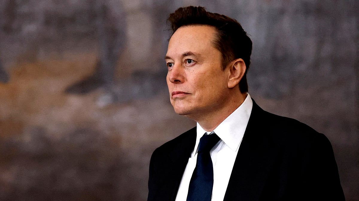 বিশ্বের প্রথম ট্রিলিয়নিয়ার হচ্ছেন ইলন মাস্ক! ভাঙলেন সব রেকর্ড