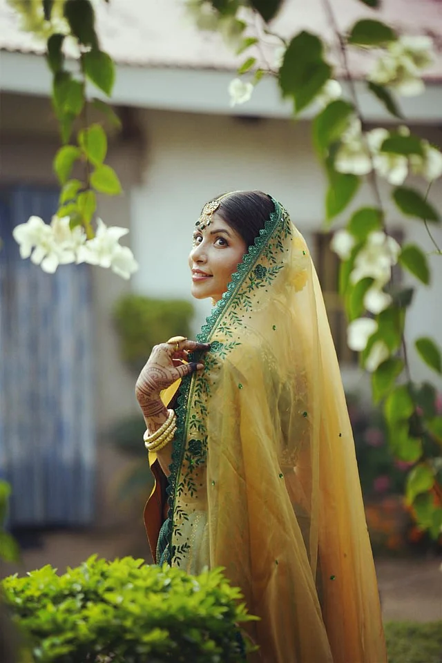  চোখজুড়ানো হলদে-সবুজ ব্রাইডাল লুকে নওশাবার থেকে চোখ ফেরানো দায়