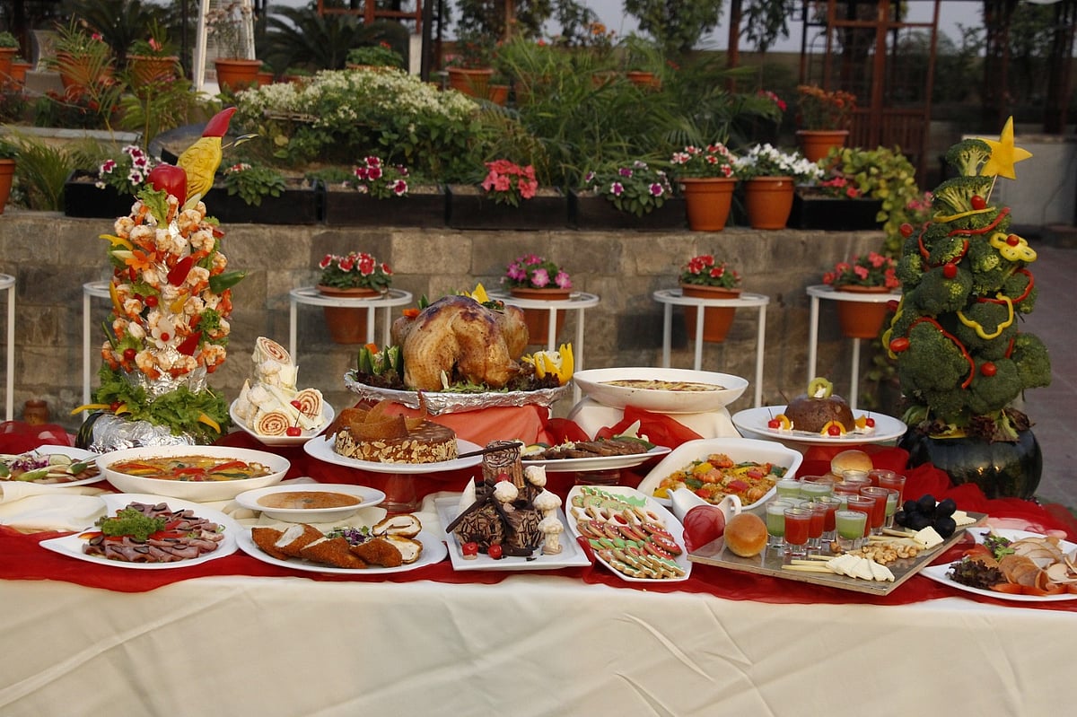 উৎসবের টেবিলে রাজকীয় স্বাদ, ঢাকা রিজেন্সিতে ক্রিসমাস ডিনার